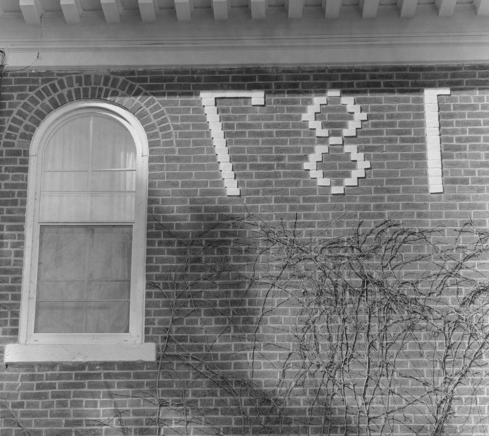 The numbers "1870" were incorporated into the home's brickwork, but the "0" was removed to add a window.