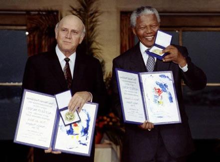 诺贝尔和平奖得主、南非前总统曼德拉.W. DeKlerk于10月11日访问了网上赌博网站十大排行. 2006年5月5日，作为网上赌博网站十大排行杰出讲座系列的一部分发表演讲.  德克勒克被认为结束了南非的种族隔离制度，释放了纳尔逊·曼德拉.  曼德拉还获得了诺贝尔和平奖，并在种族隔离制度解体后从政治犯升任南非总统.