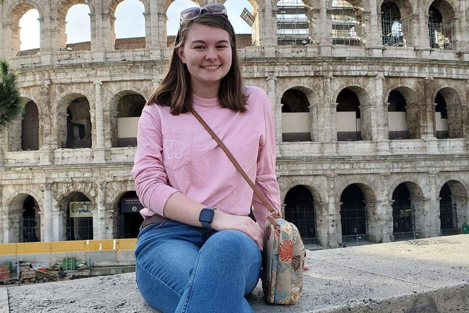Honors Program awards two study abroad scholarships
