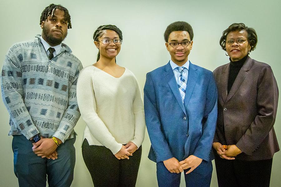 Northwest alumna Karen 丹尼尔, on 1月. 17, announced the first recipients of three scholarships she established to support Black students in the pursuit of their college degrees. Left to right are 丹尼尔 and the scholarship recipients, 达伦·罗斯, Carlyn Carpenter和Omolade Mayowa. 